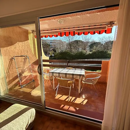4 Personnes Avec Balcon Et Parking Pres De La - Fr-1-837-64 *