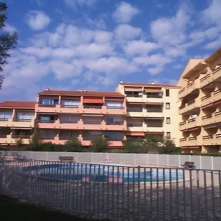 4 Personnes Avec Balcon Et Parking Pres De La - Fr-1-837-64